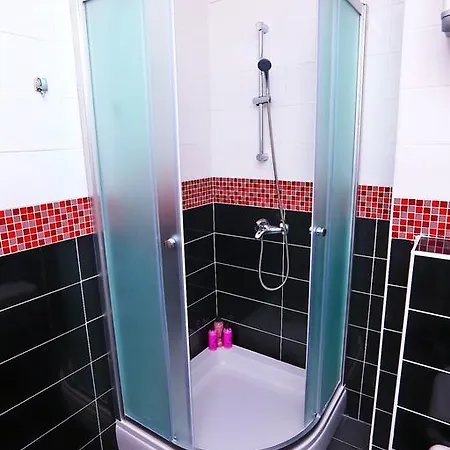 Royal Deluxe * Split